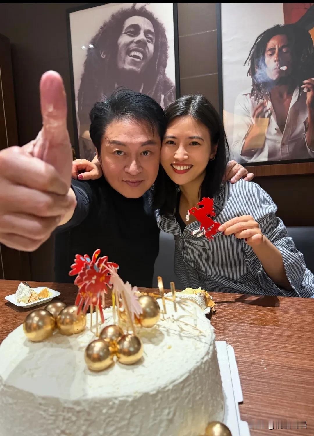 2月14日，既是马景涛的64岁生日，也是情人节，小马哥和女友一起度过这个美好的日