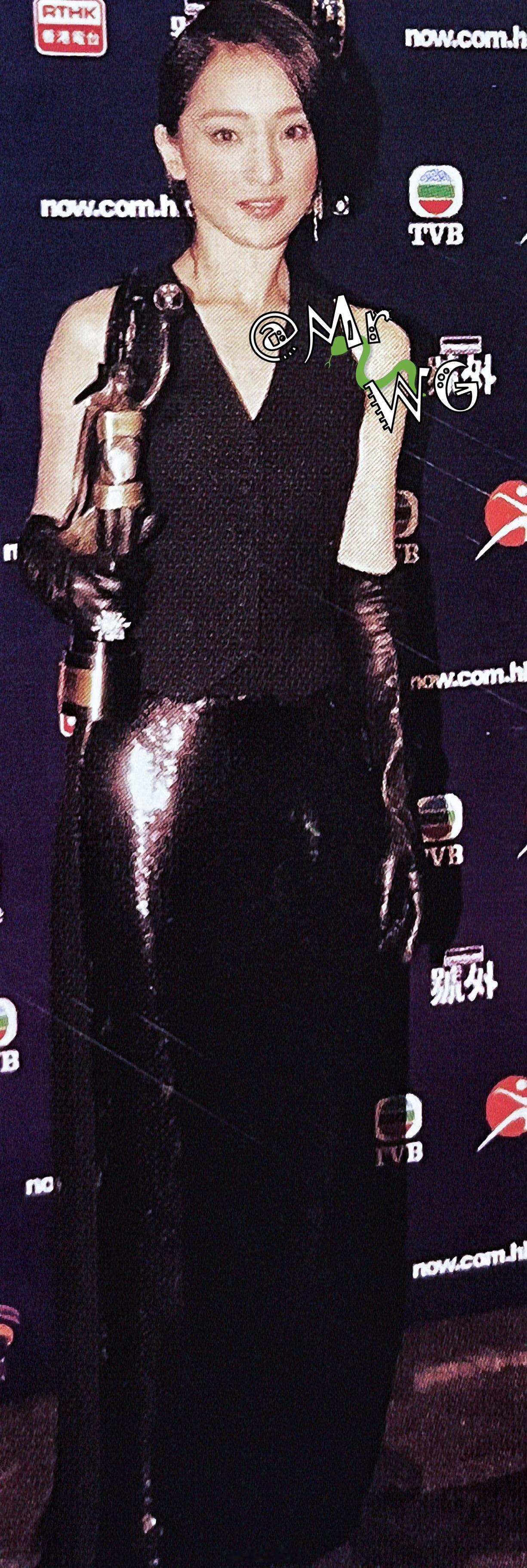 周迅独家扫描曾经金像奖的星光✨——2006年第25届香港电影金像奖，周迅凭借