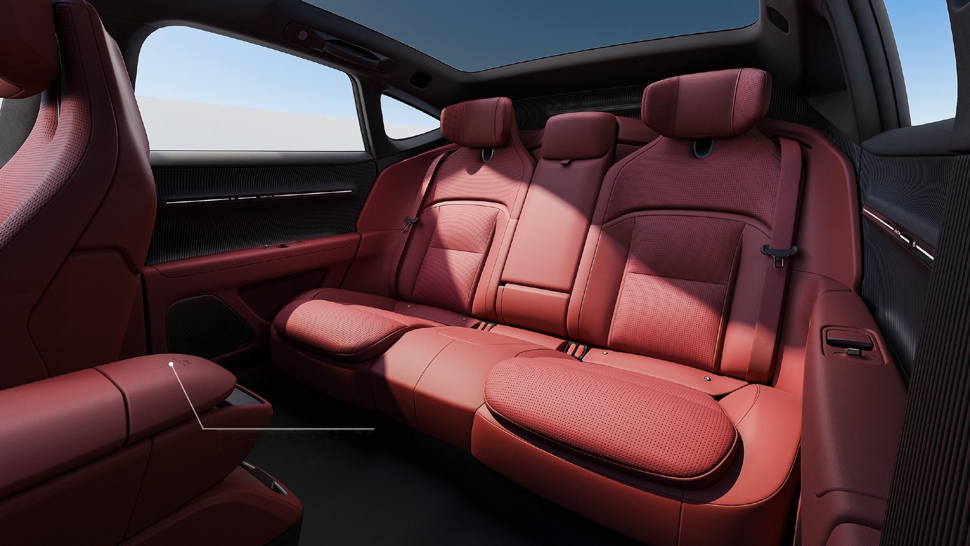 车若初见新款阿维塔12发内饰官图，全是听劝版，应急拉手和疲劳监测都优化了，门板