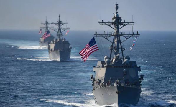 一直以为，美国不惜动武轰炸伊朗，是为了石油、为了核原料，可直到美军两艘驱逐舰突然