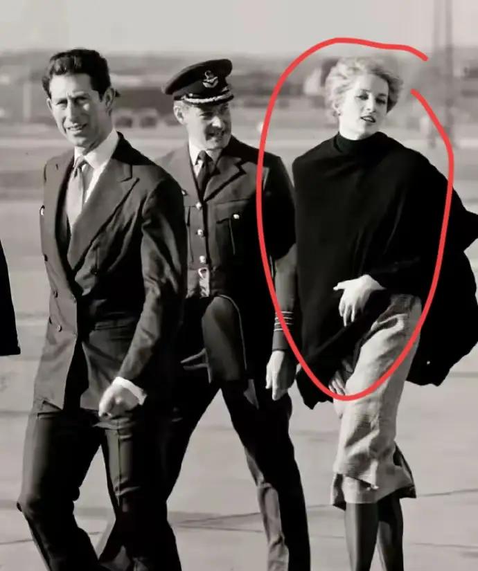 戴安娜的影响力，连查尔斯都不敢与其媲美，为何？因为王妃的魅力与美丽，口碑和人气