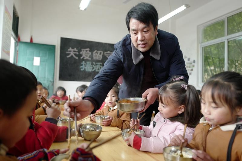 教师放弃学生，家长先别找茬，找茬就是推卸责任，暴跳如雷就是推卸责任。我已经慢慢