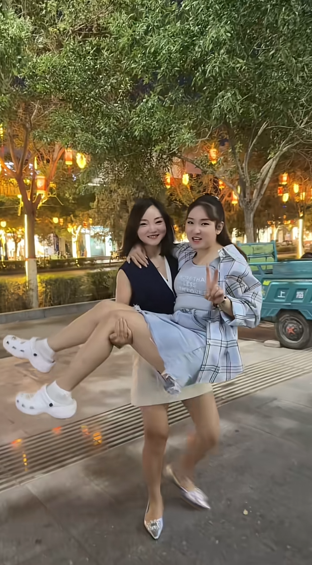 大姐二姐不是你重是妹妹我还不够强
