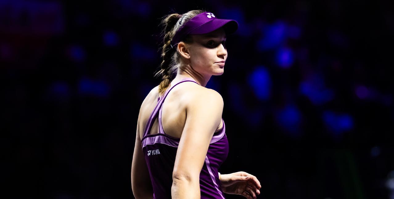 莱巴金娜，晋级决赛！刚刚结束的首场年终总决赛女单半决赛，莱巴金娜在先失一盘的不