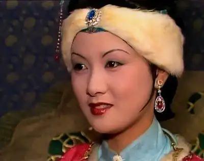 不必为王熙凤抱屈很多人读红楼，总觉得王熙凤一生操劳，为贾府殚精竭虑，放贷敛财