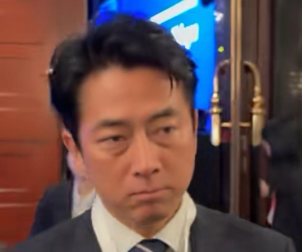 新加坡香会美国防长赫格塞斯说不让盟友搭便车了。日本首先就慌了，第一个提问，说让美