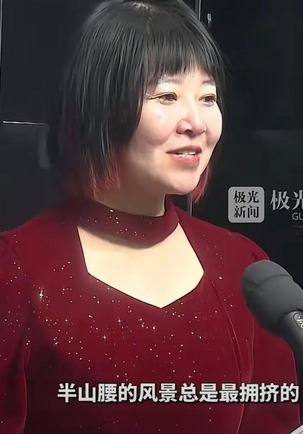 宁忠岩的姐姐宁璐璐高颜值高情商，弟弟夺冠，姐姐面对采访激动到说不出话，直言心都要