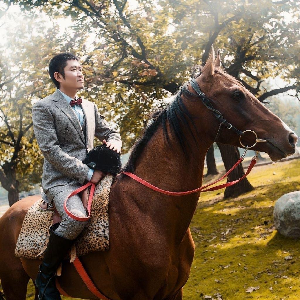 【著名相声演员苗阜微博表达不满，疑似不服郭德纲！】近日，著名相声演员、一级演员