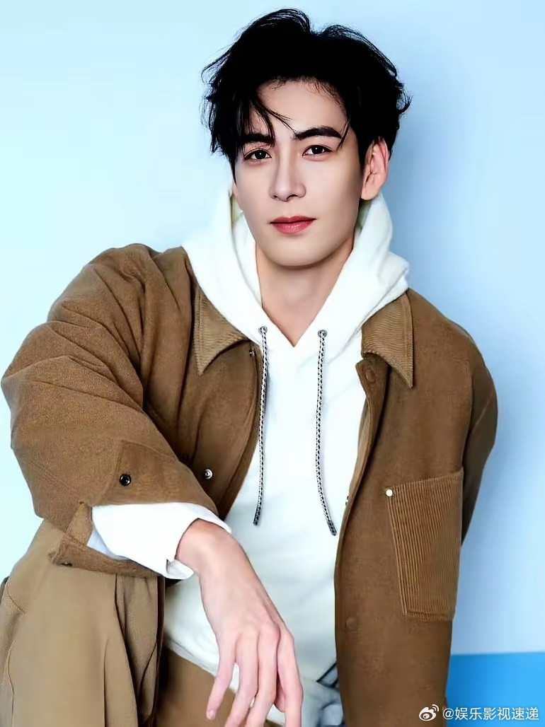 内娱有个狠人，中戏第一，出道25年，不开公司不签人。他就是陈星旭。最近横店路透，