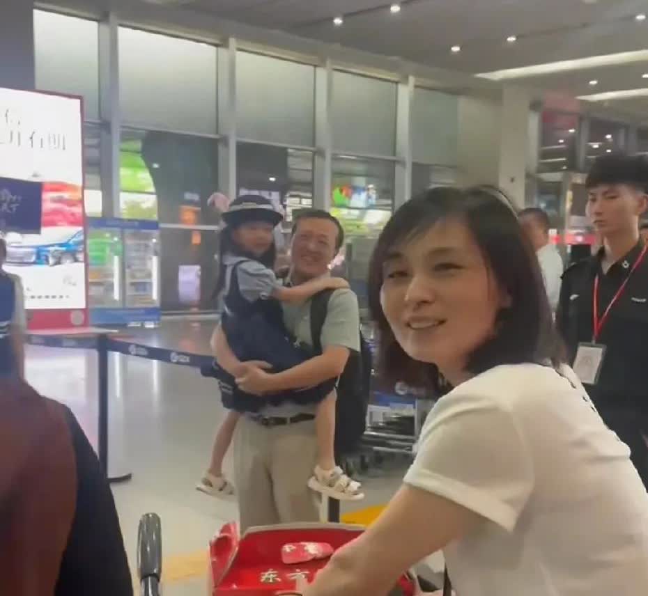 瑾汐一家平安到达贵州，瑾汐大哥真的太暖了，考虑到妹妹在贵州一个人没法接待温州家人
