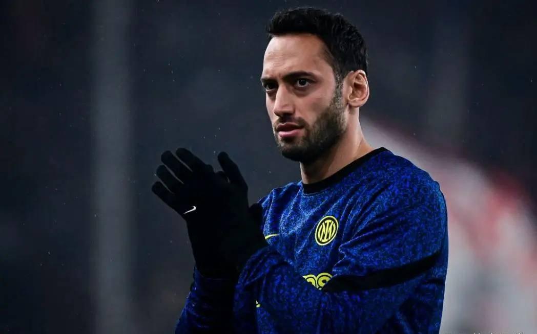 意甲射手榜，14轮过去，最高就进7个球。这名单念完，我愣了三秒，脑子里就一句