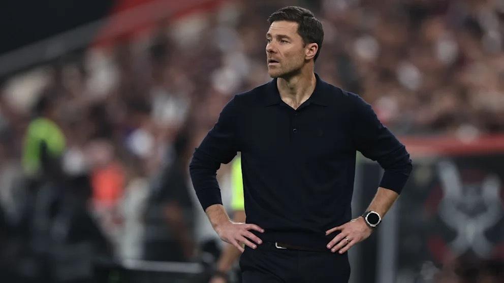 西班牙阿斯报透露利物浦开始联系阿隆索，红军本轮客场被伯恩茅斯绝杀，目前积分榜只能