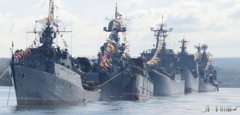 1991年苏联文明终结的时候，苏联黑海舰队的物质基础是800艘水面作战舰艇、辅助