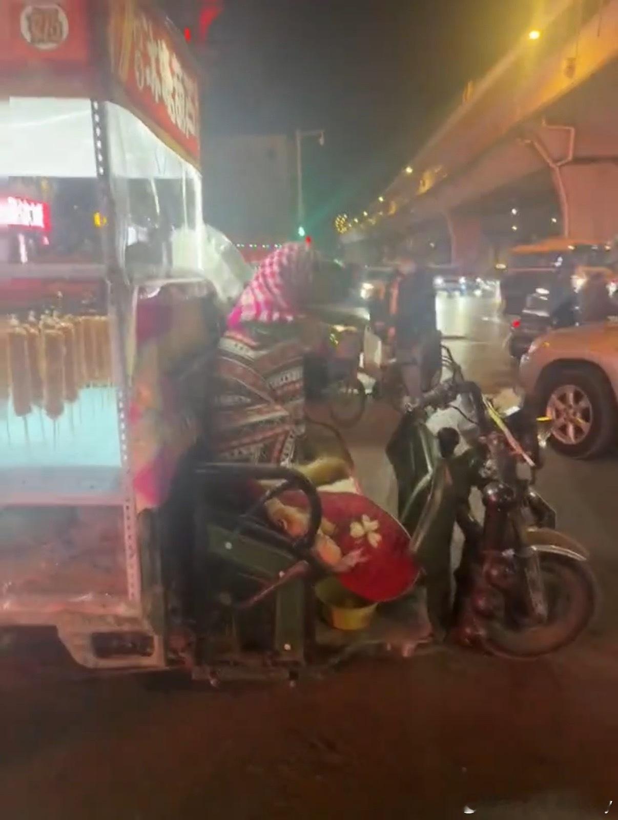 怪不得小红帽没认出来自己的外婆