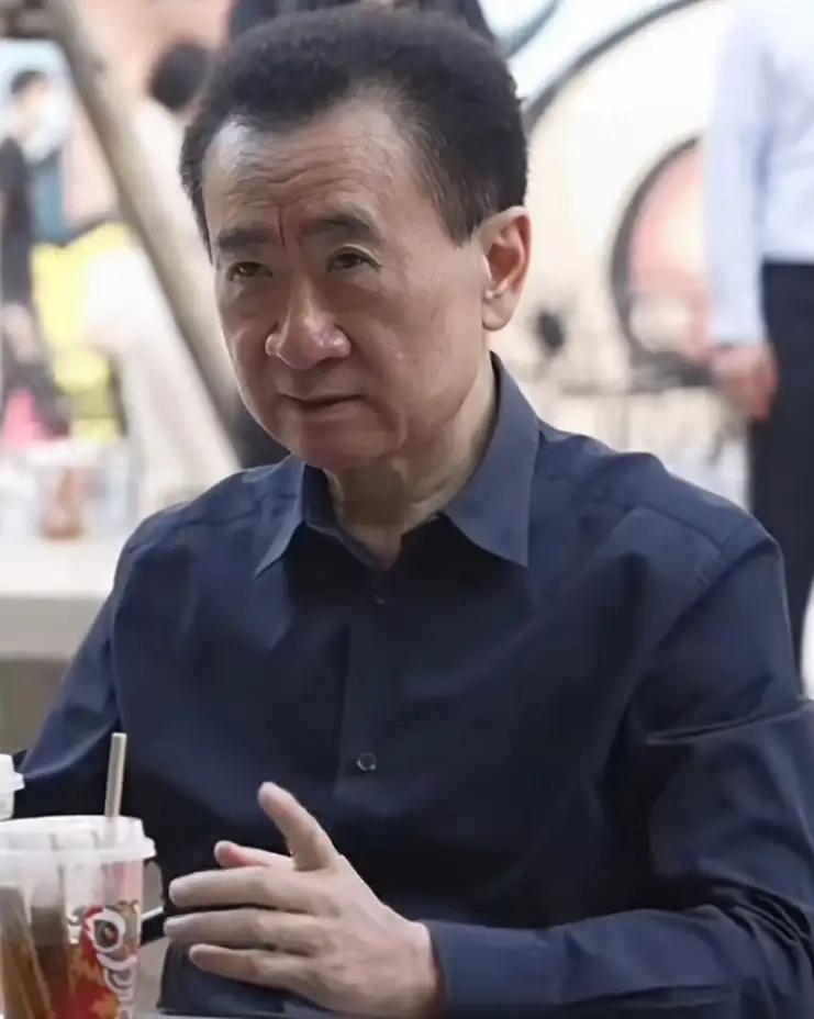 这下好了，王健林和王思聪冲上热搜，这次不是赎回万达，而是万达电影直接脱离万达体系