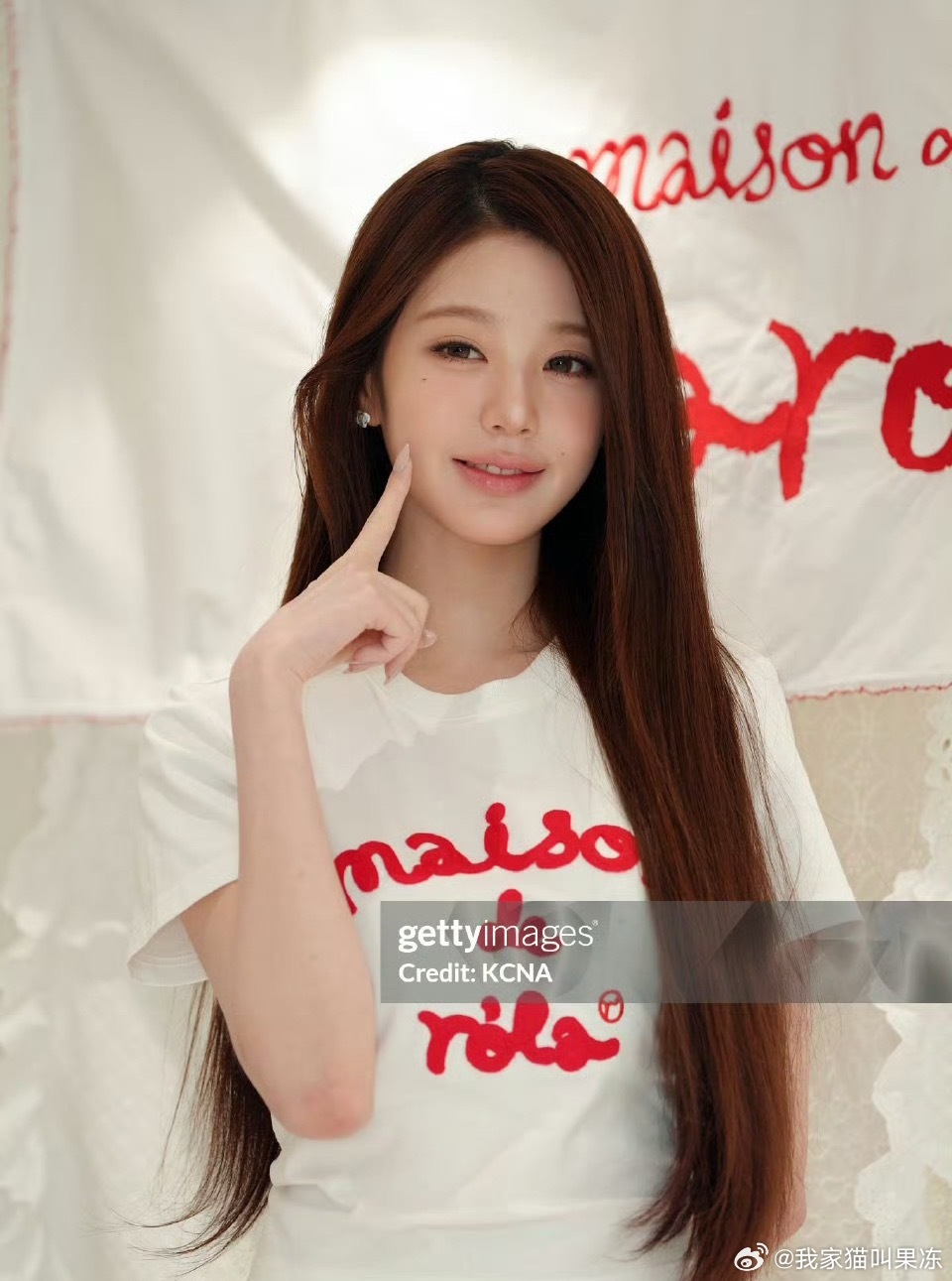 脸小下巴尖，状态太好了张元英下巴