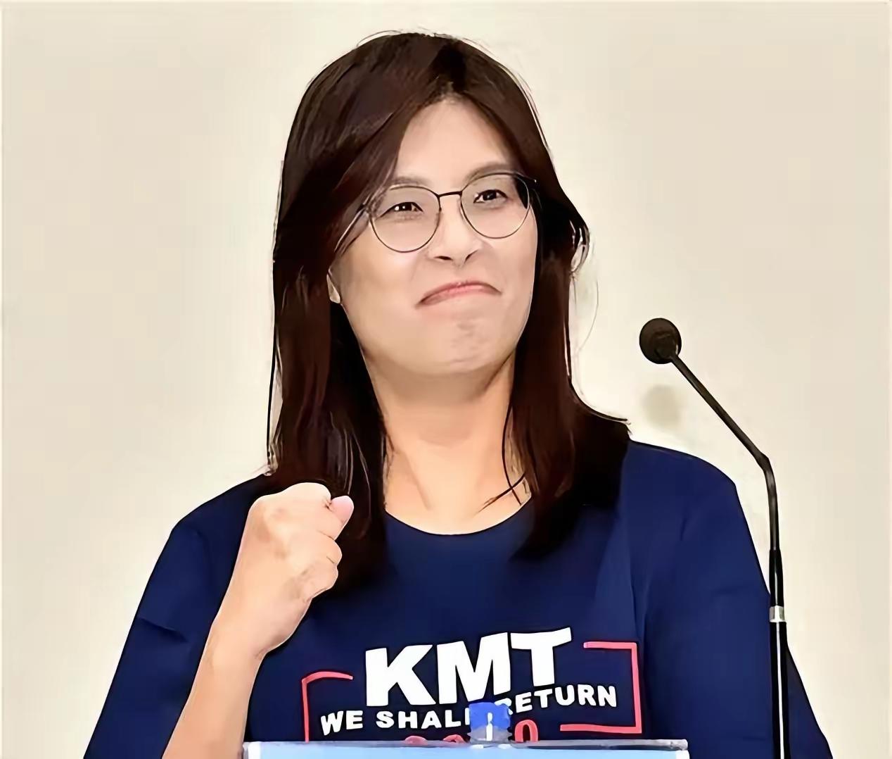 郑丽文昨晚参加刚回台湾的历史哥李易修的节目，透露出她选国民党党主席的自信与决心，