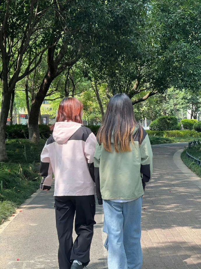 黑长直越来越少了…​​​