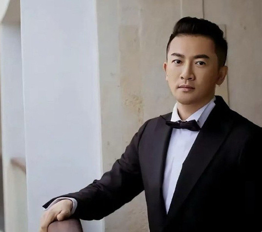 不得不说，苏有朋为什么对自己脸这么狠！跟以前相比，简直判若两人了