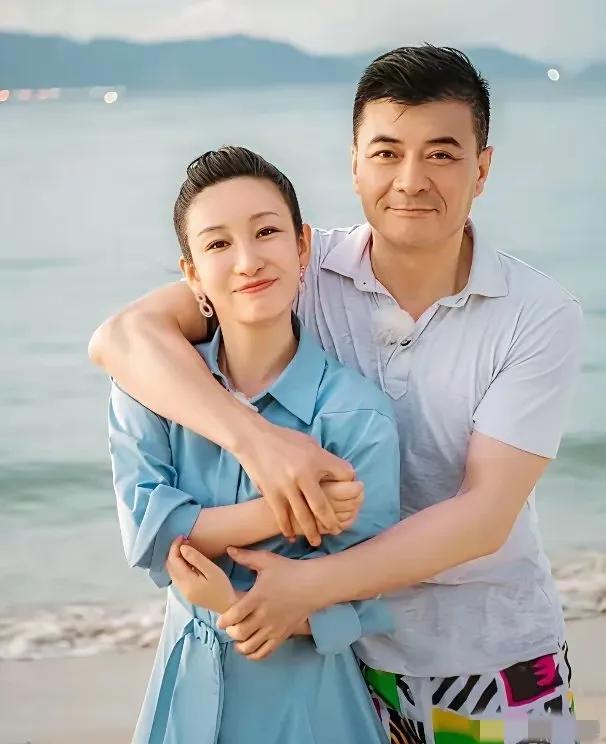秦海璐和王新军谈了7年恋爱才结婚，她看中了男方的实际行动：“只要他在家，我出门他