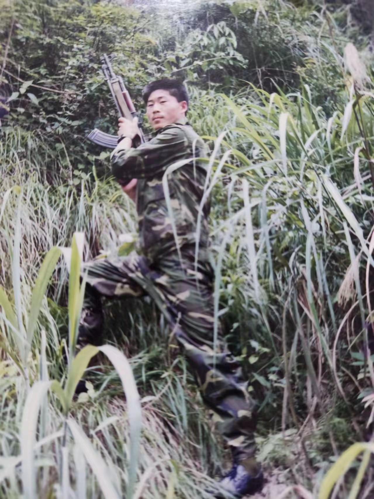 青春的记忆让军人成为全社会尊崇的职业