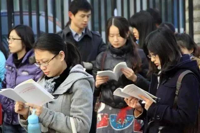 说行业，当然没有问题，俗话说，三百六十行，行行出状元，但状元是不是你就两说了