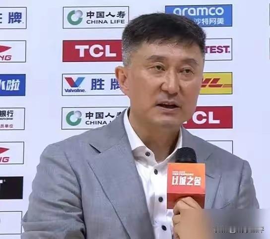 让杜峰走，朱芳雨第一个不同意，“要走我先走”话撂那儿了，就知道朱芳雨与杜峰的关系