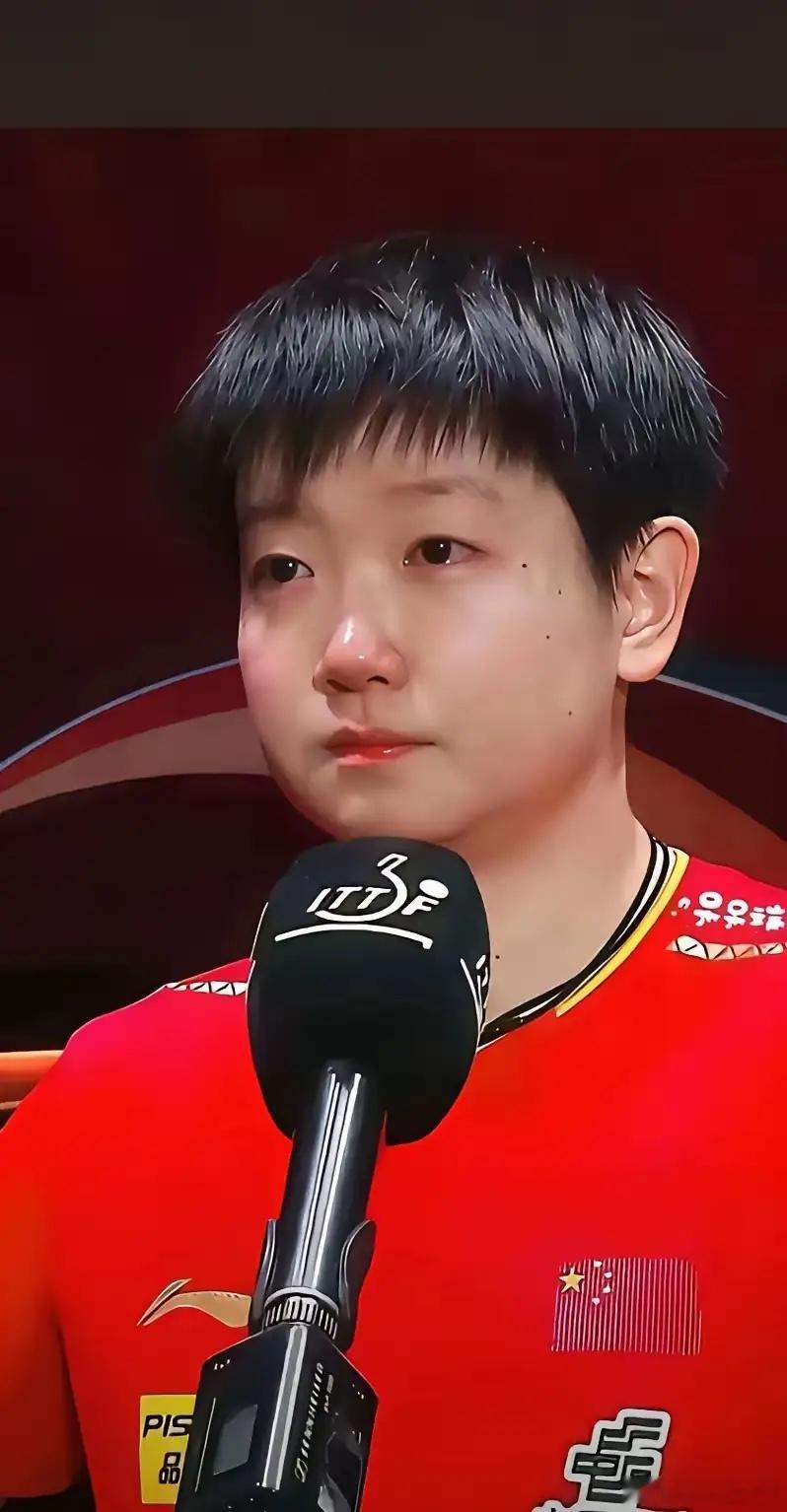 莎莎落泪了！压力本身就是一把双刃剑，可以变成动力，也可以把人压垮。被埃及队追平没