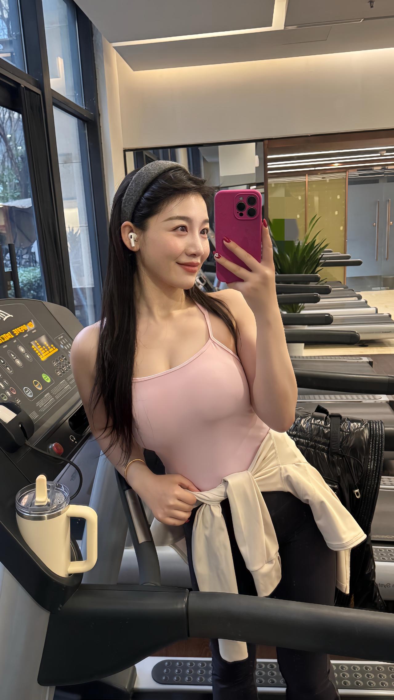 方长方长，来日方长～穿搭白羊座对镜拍不止一面