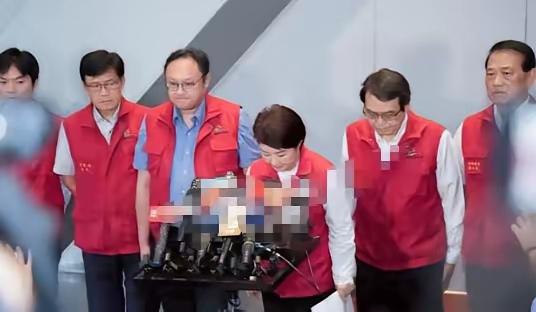 沈富雄这次说对了，卢秀燕的妈妈市长形象不行了，因为台中的一场猪瘟彻底让卢秀燕被迫