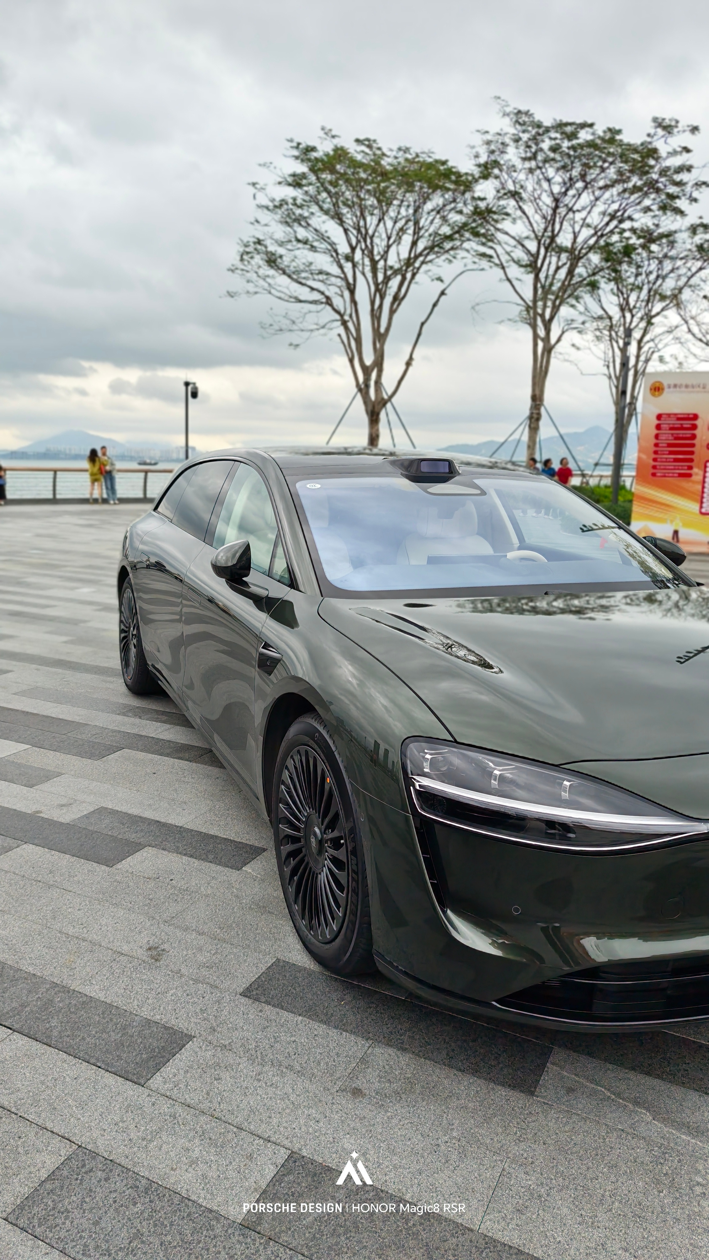 颜值真的耐看，不过得换双鞋子，这个鞋子不好看，不搭，买的同学注意一下下深圳·招