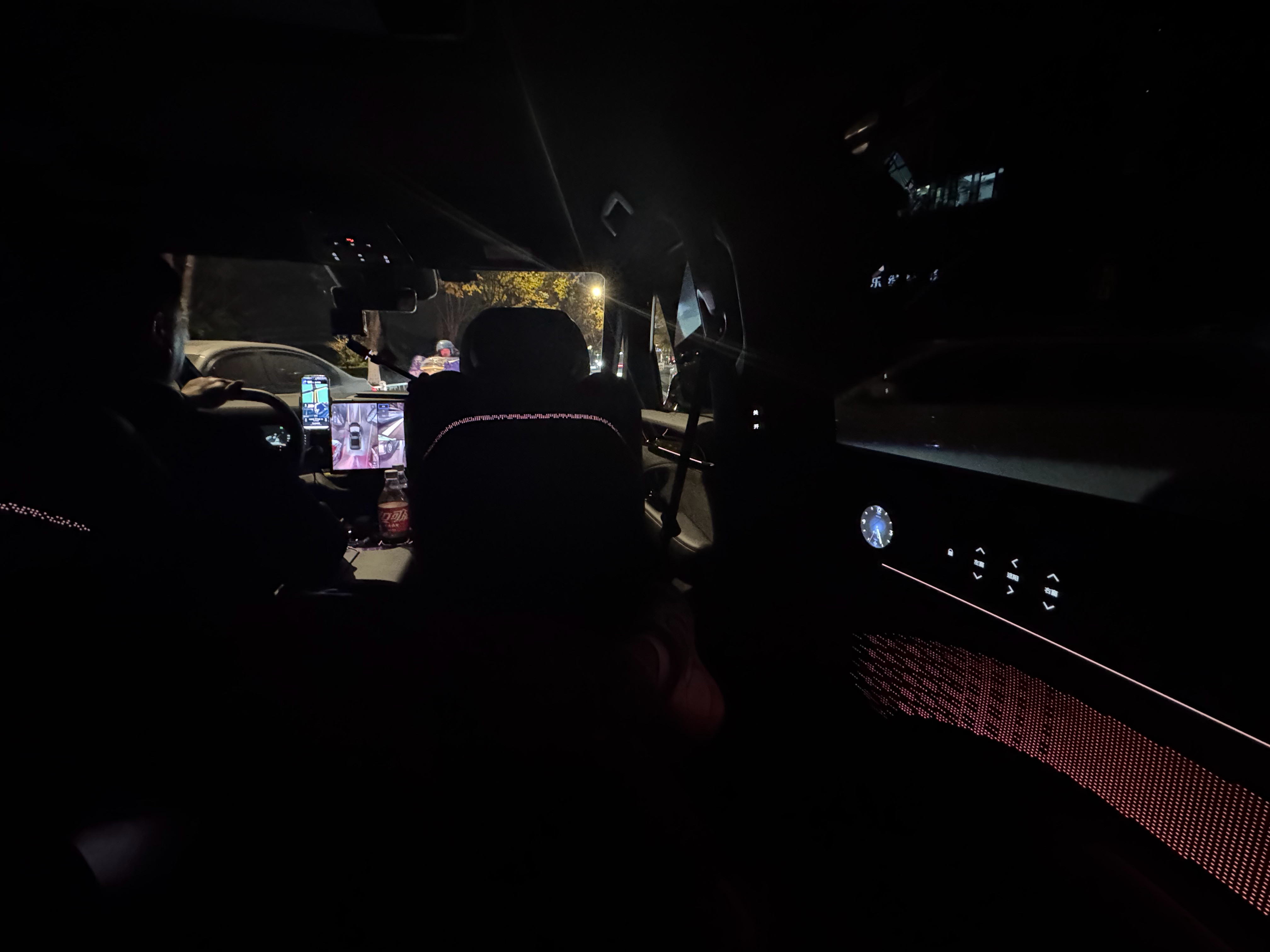 极氪009这晚上氛围真不错，去机场，回家啦。
