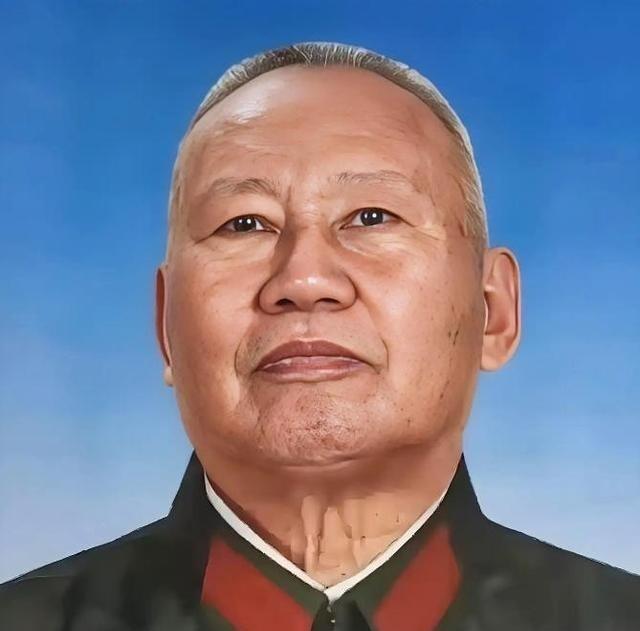 在空军历史上，一位曾经叱咤风云的将领突然从高位跌落，经历了长达两年的审查和关押，