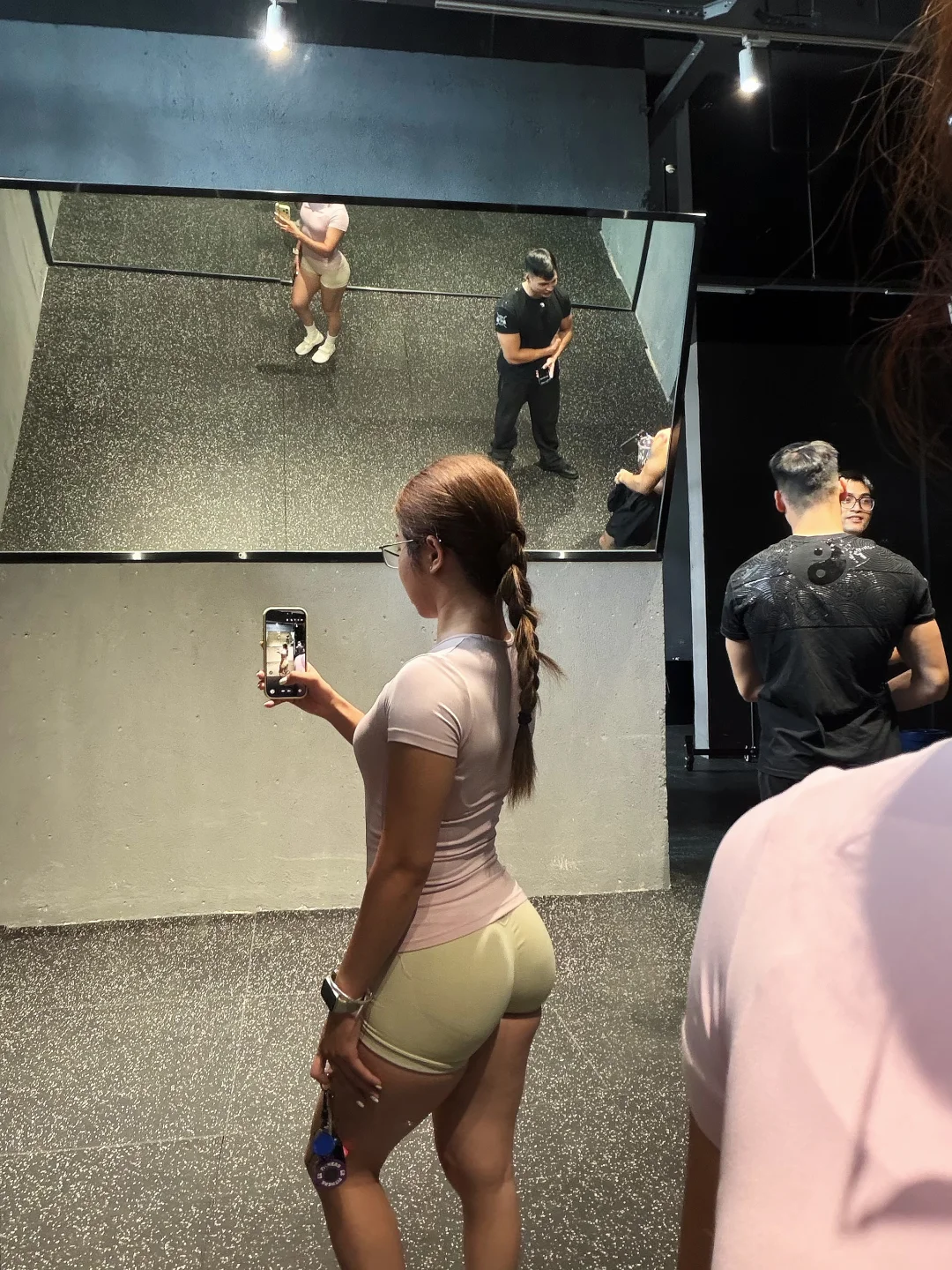 这条裤子超级好穿好显pp翘