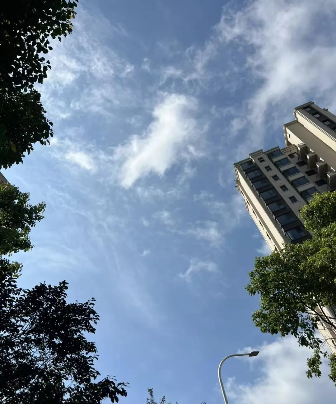 我来告诉女性朋友们生孩子的意义是什么！生孩子的意义就是当你面对困难，面对痛苦，