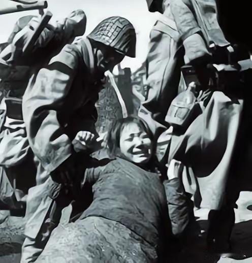 ​​1937年12月13日，南京城破了，那天上午，谷寿夫带着日军第六师从光华门、