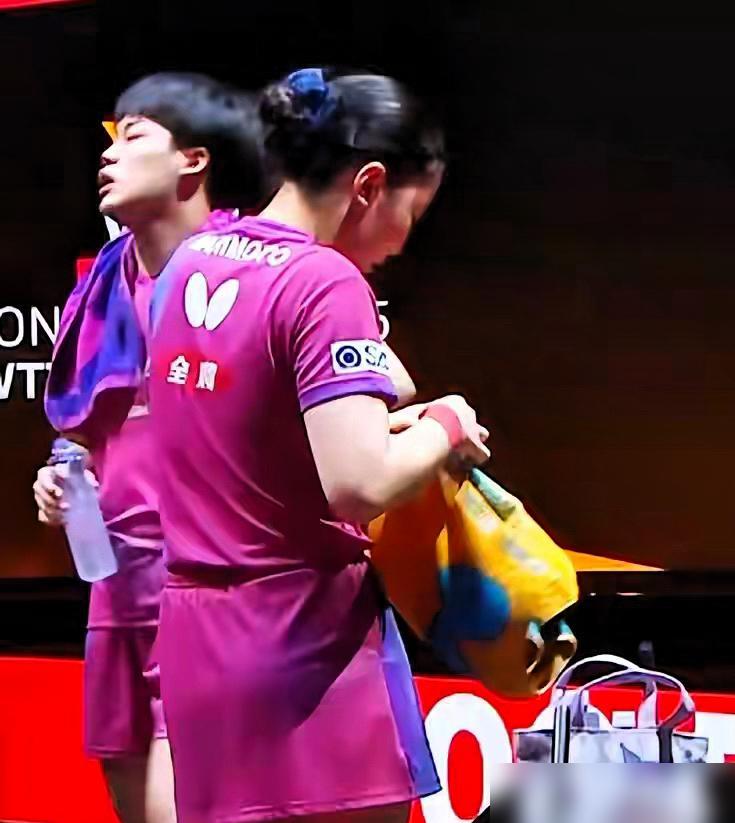 完了又“挥空”了昨天哭了今天就得怒了，因为混双0:3输了韩国。大概意