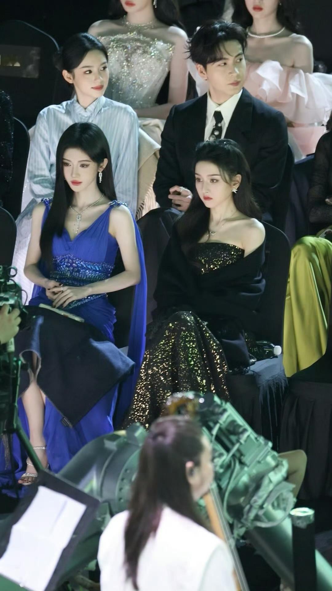 鞠婧祎宋祖儿周也同框，这三张脸在同一个镜头出现，确实很有美的冲击力