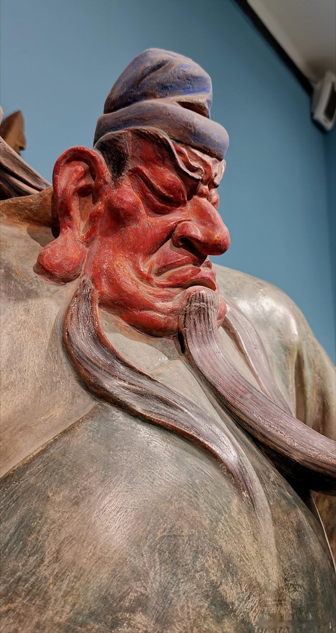 刘震云真是把《西游记》读透了，他说：孙悟空被压五百年没哭，斗不过妖怪也没哭，唯独