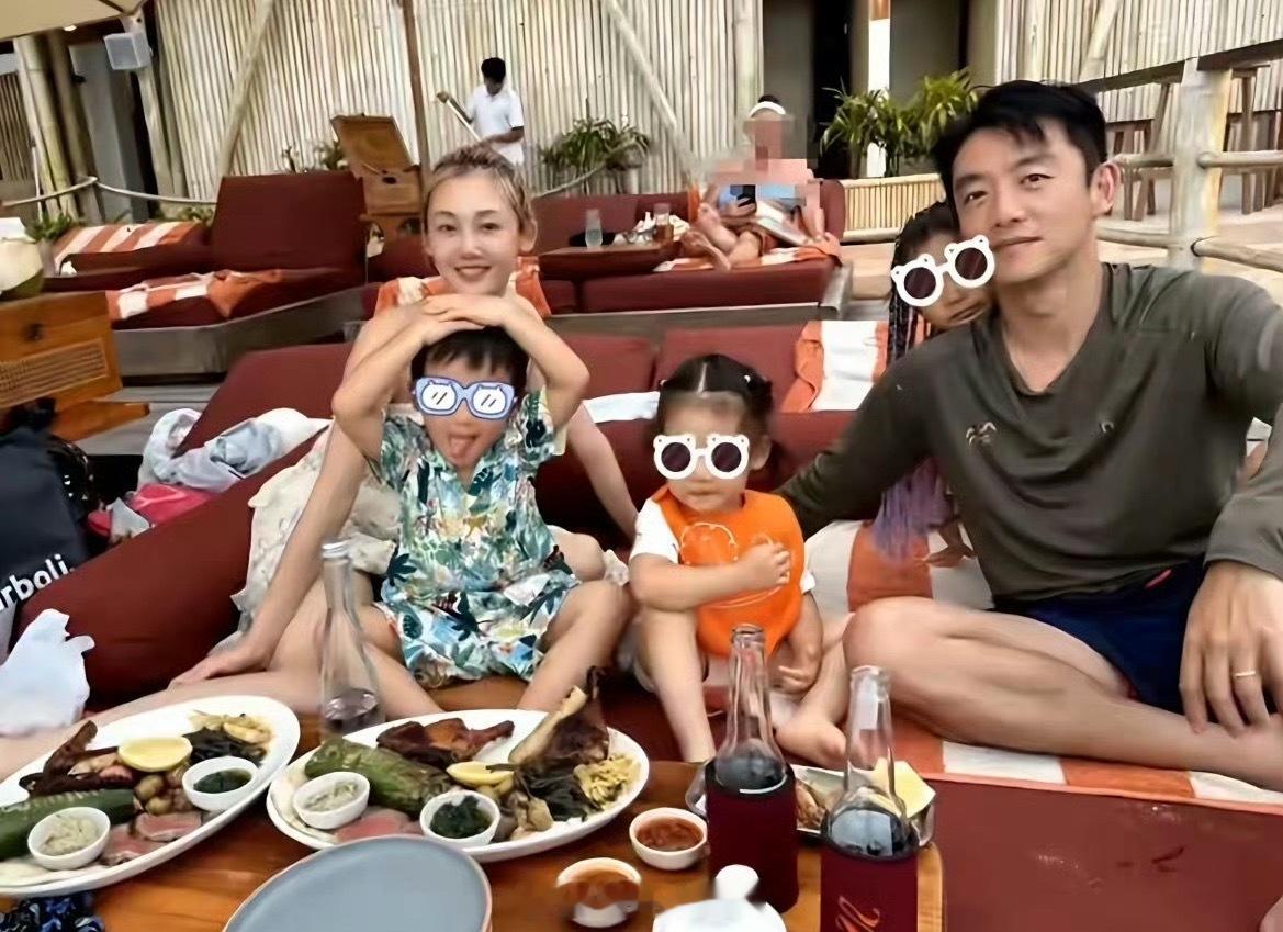 啊啊啊郑恺这是漏了吗郑恺苗苗三个孩子近照