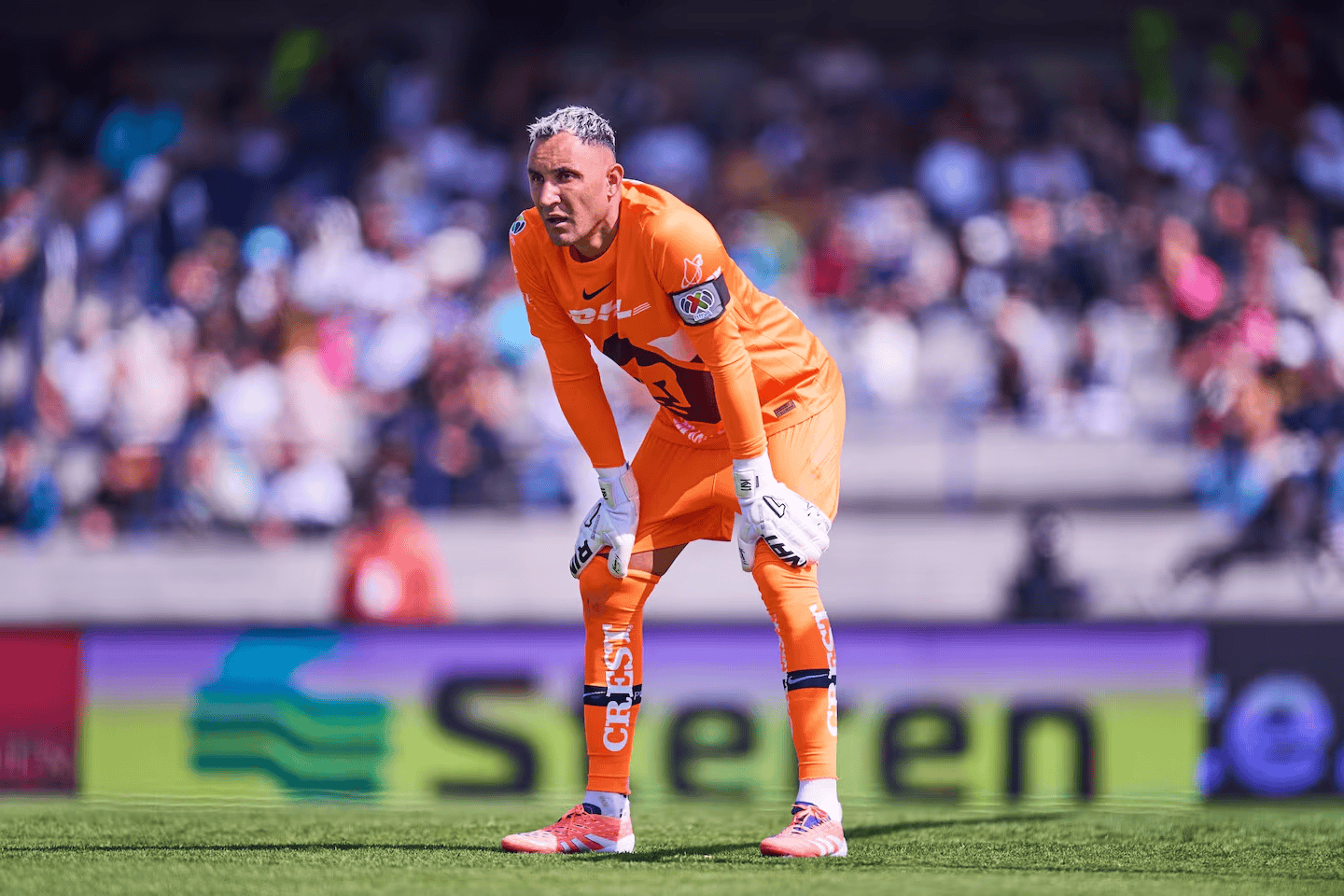 纳瓦斯: 魔笛和C罗都很职业;曾靠妻子的信用卡维持基本生活