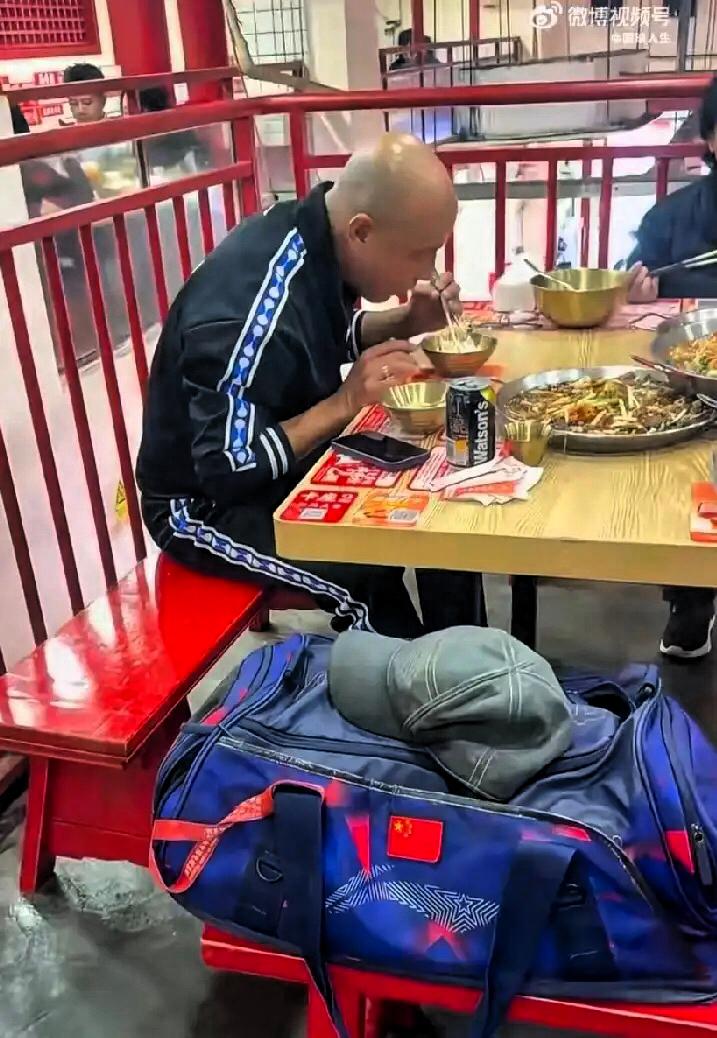 肖战这回可是“火”出圈了！不仅国乒内部对他印象深刻，连乒乓球的粉丝们都纷纷议