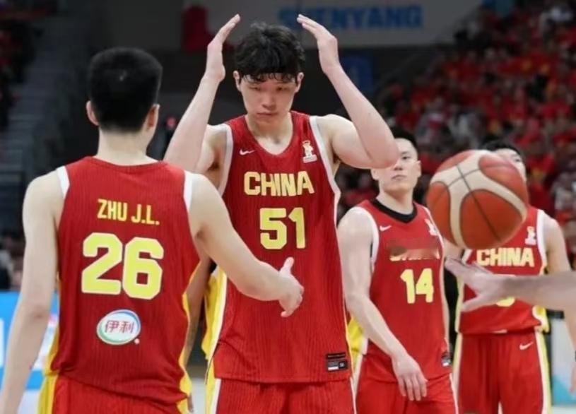 余嘉豪奔赴诸暨归队，驰援男篮亚运会备战浙江男篮内线余嘉豪已经赶赴诸暨，正式