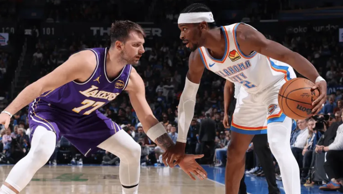 NBA常规赛，湖人92-121不敌雷霆。赛后湖人主帅JJ-雷迪克在接受记者采访