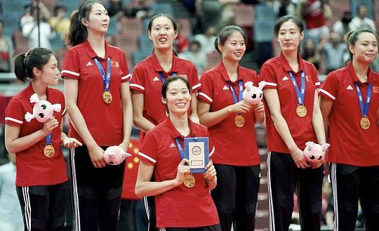 辉煌历史与现状-五连冠时期：上海女排曾是中国排坛的霸主，在1996年至20