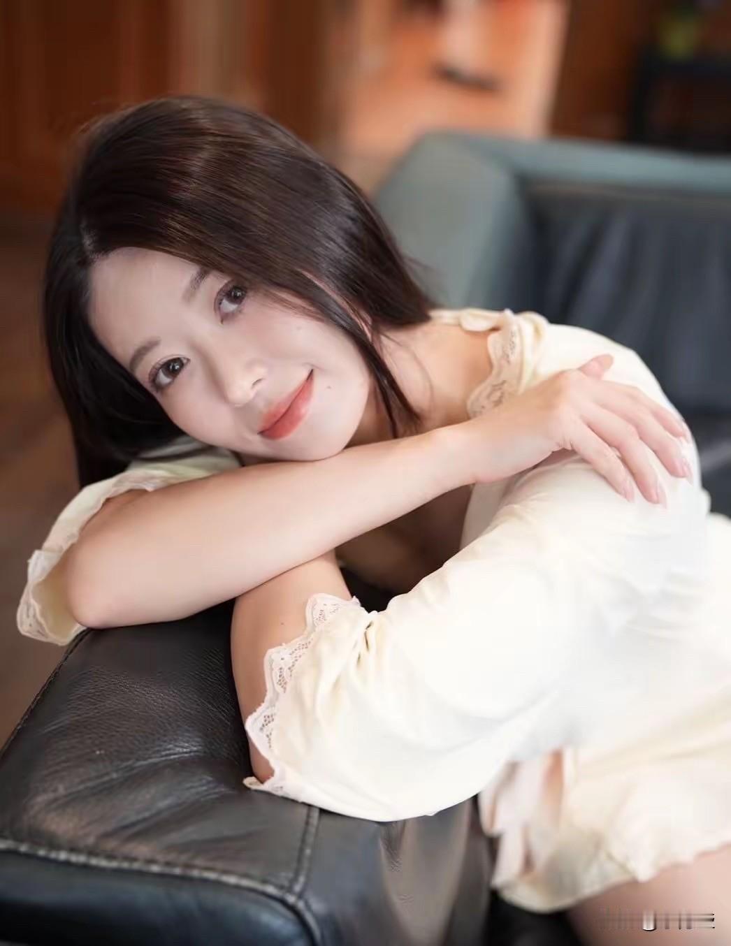 笑靥如花，倾国倾城。