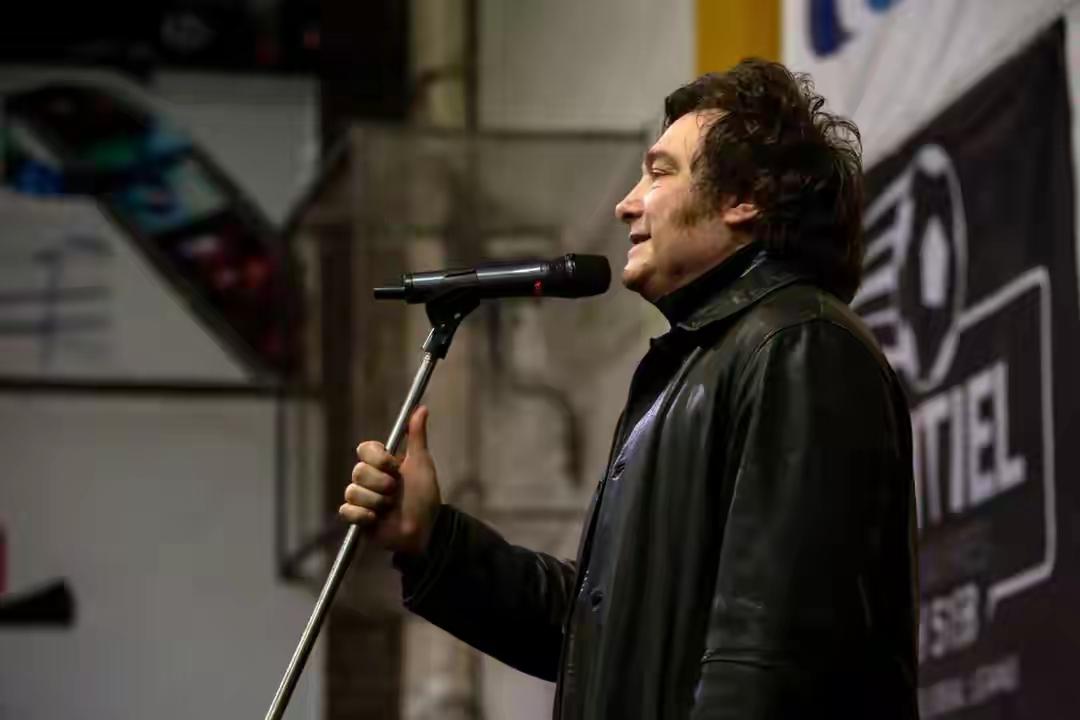 阿根廷国会中期选举，“米圣”竟然稳住了[吃瓜]本次改选72名参议员中的24名