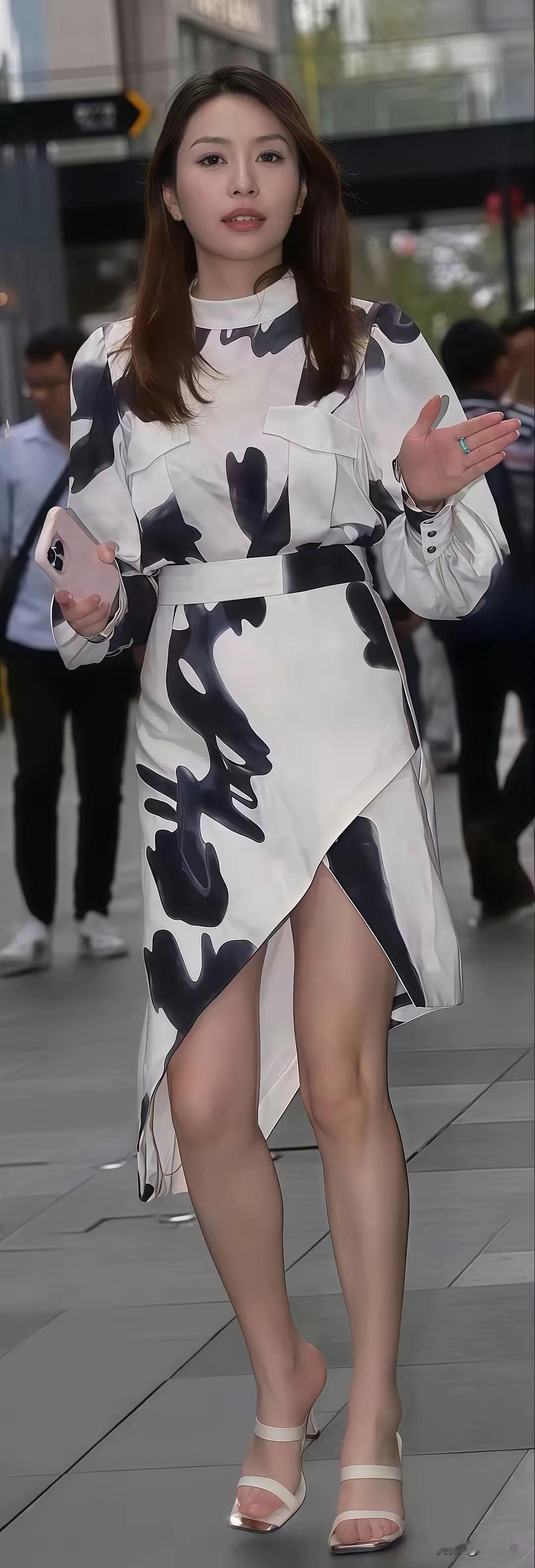 时尚都市风穿搭，黑白撞色连衣裙，优雅出街！👗👠