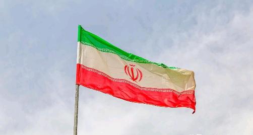 美军2亿无人机波斯湾坠毁：谁该为这场巨大损失买单？4月9日凌晨，波斯湾上空突然