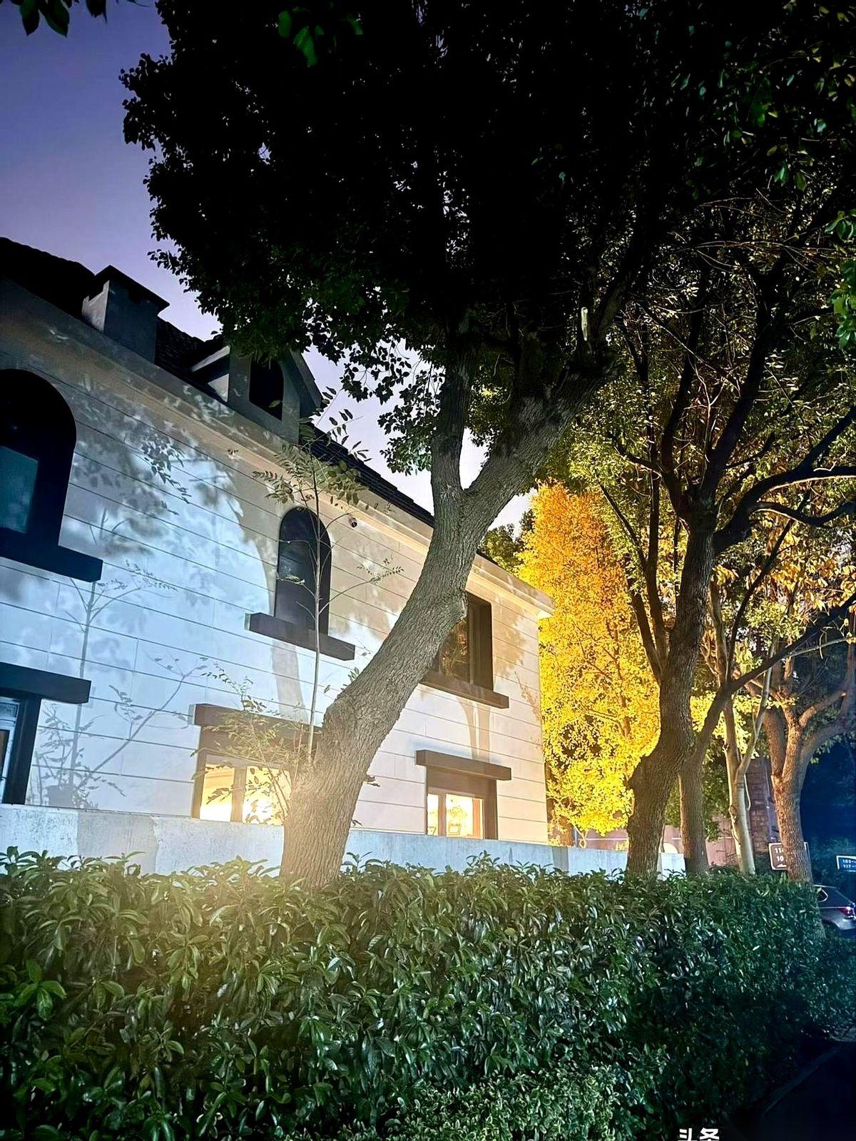 马斯克的火箭上天，一堆人跟着喊牛逼。但很多人不知道，那艘星舰，要是没咱们中国供